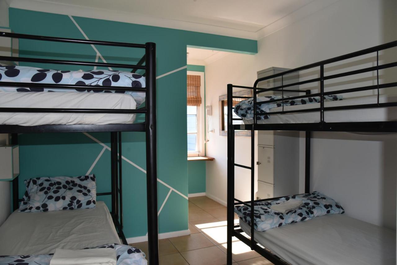Ozzie Pozzie Backpackers Hostel Port Macquarie Exterior photo