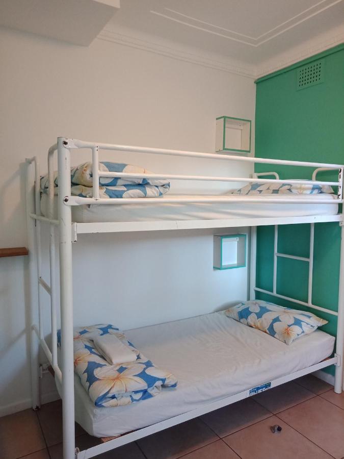 Ozzie Pozzie Backpackers Hostel Port Macquarie Exterior photo