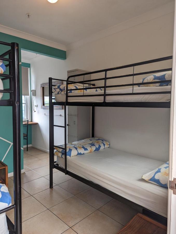 Ozzie Pozzie Backpackers Hostel Port Macquarie Exterior photo