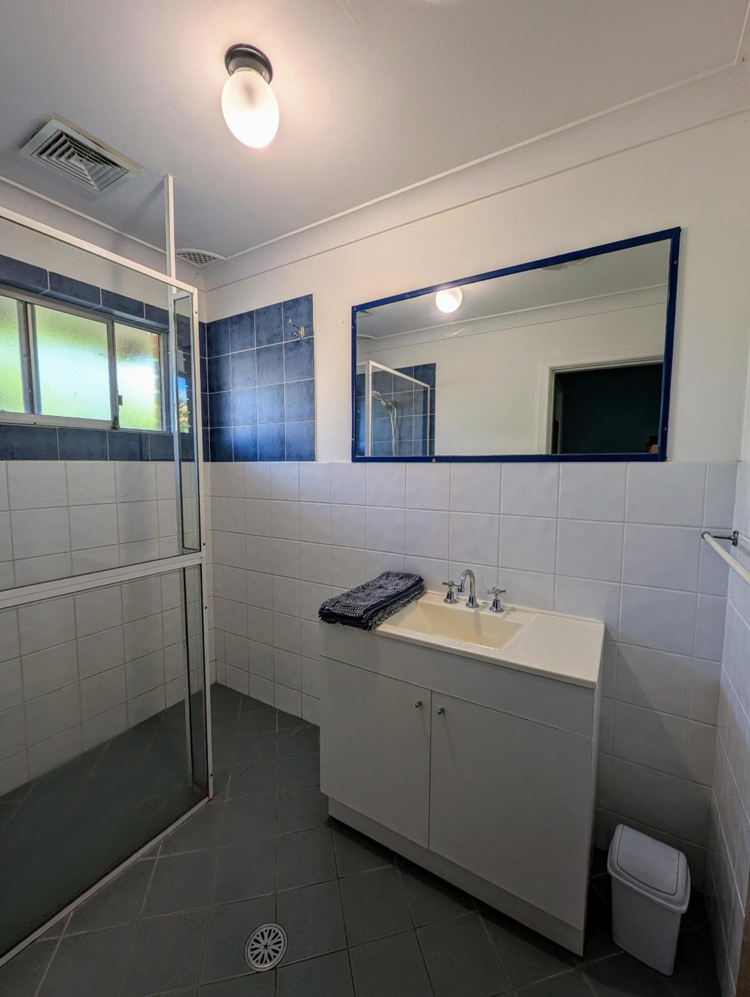Ozzie Pozzie Backpackers Hostel Port Macquarie Exterior photo
