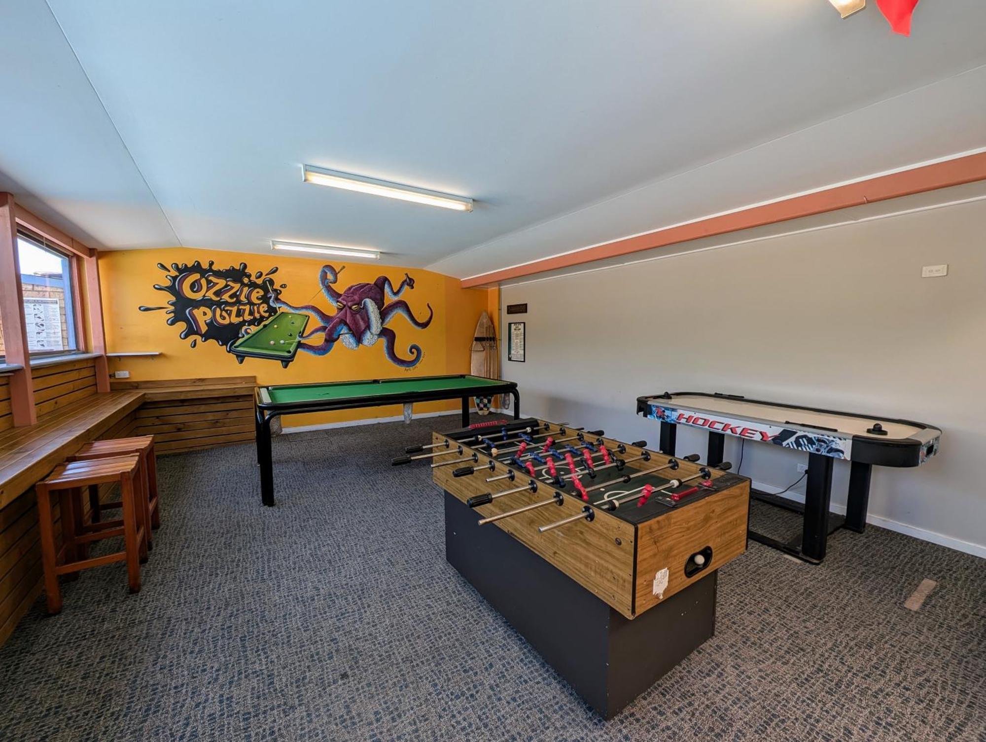 Ozzie Pozzie Backpackers Hostel Port Macquarie Exterior photo