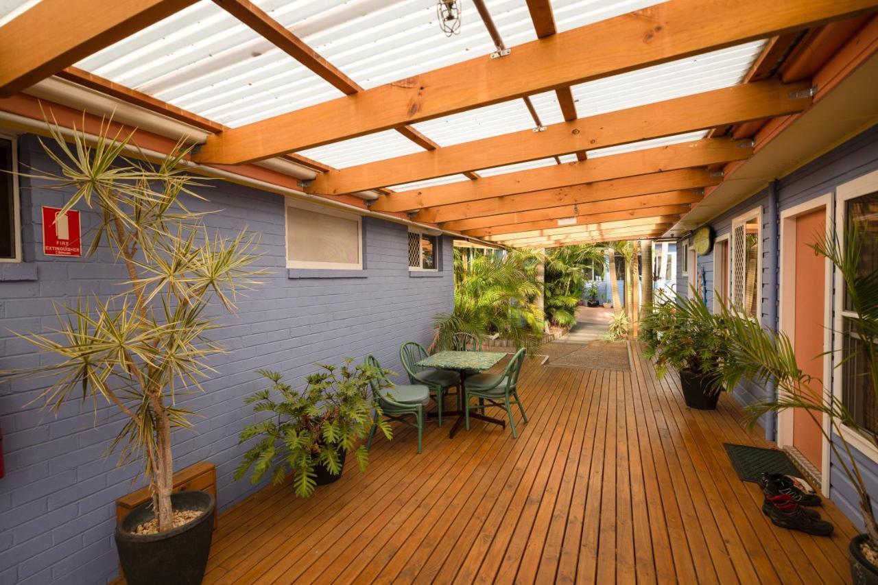 Ozzie Pozzie Backpackers Hostel Port Macquarie Exterior photo