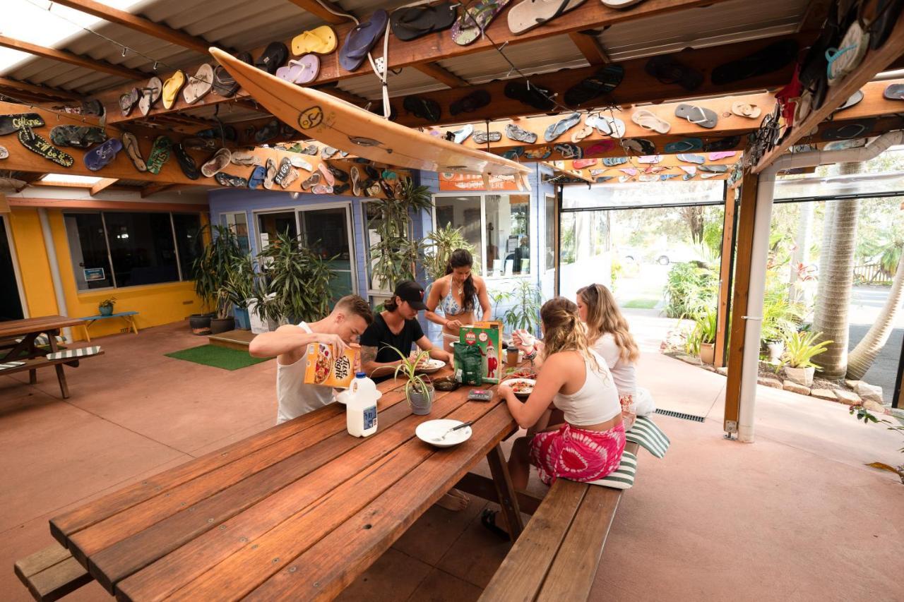 Ozzie Pozzie Backpackers Hostel Port Macquarie Exterior photo
